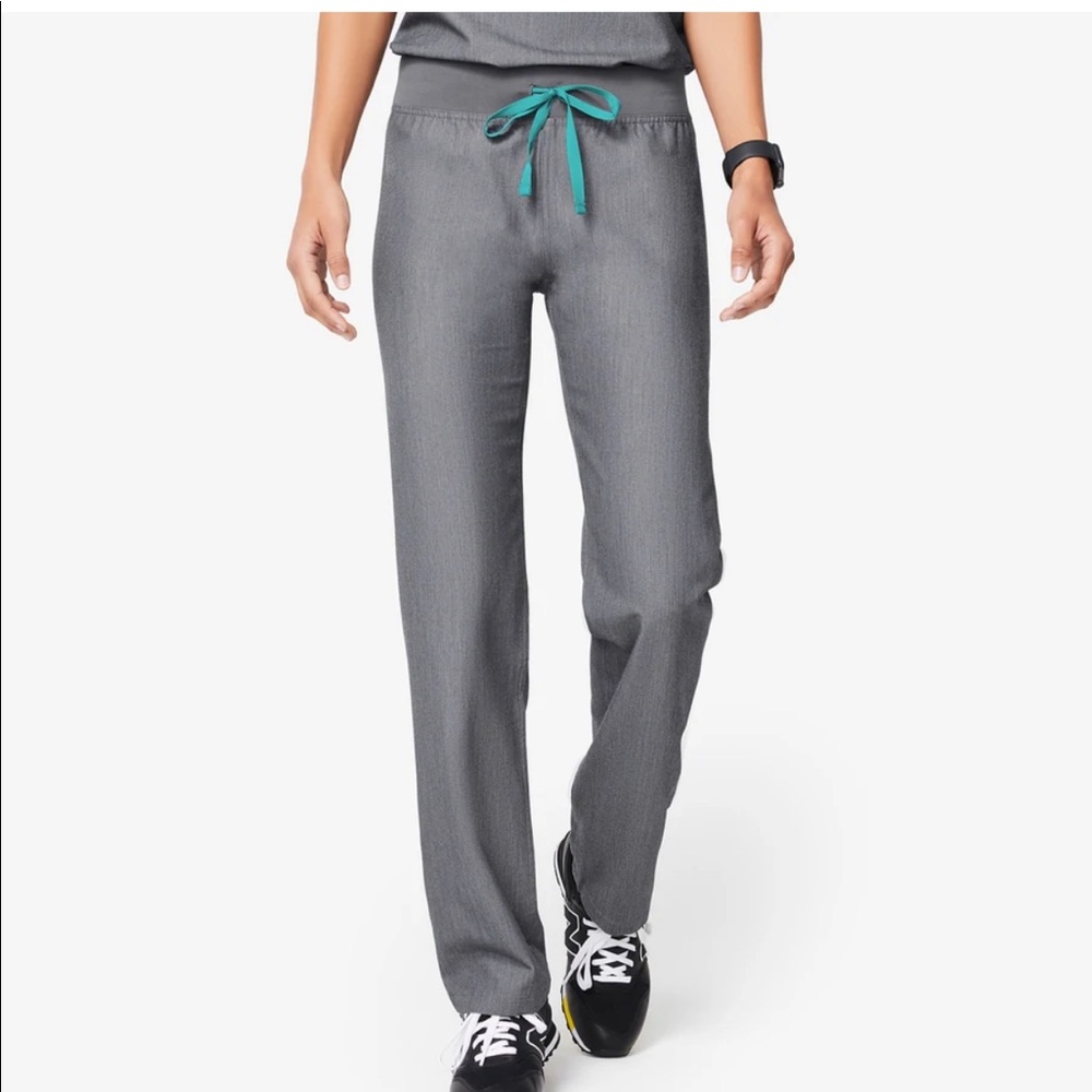 Figs Basic Scrub Pants in Graphite Medium Petite